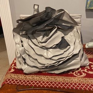 Valentino Garavani Leather Rosette bag